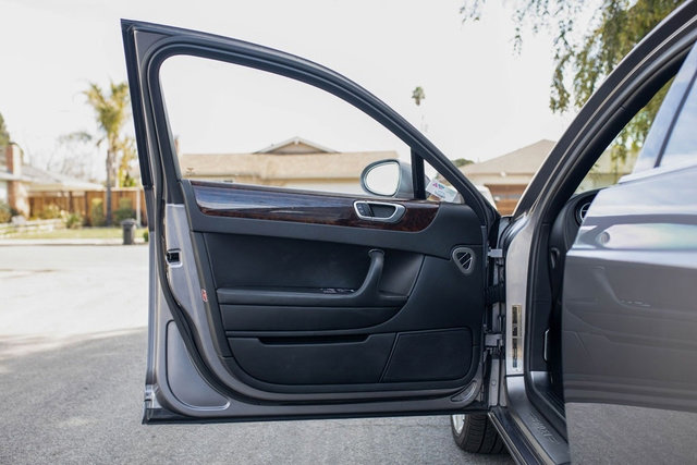 Used 2006 Bentley Flying Spur Flying Spur AWD/4WD image 31