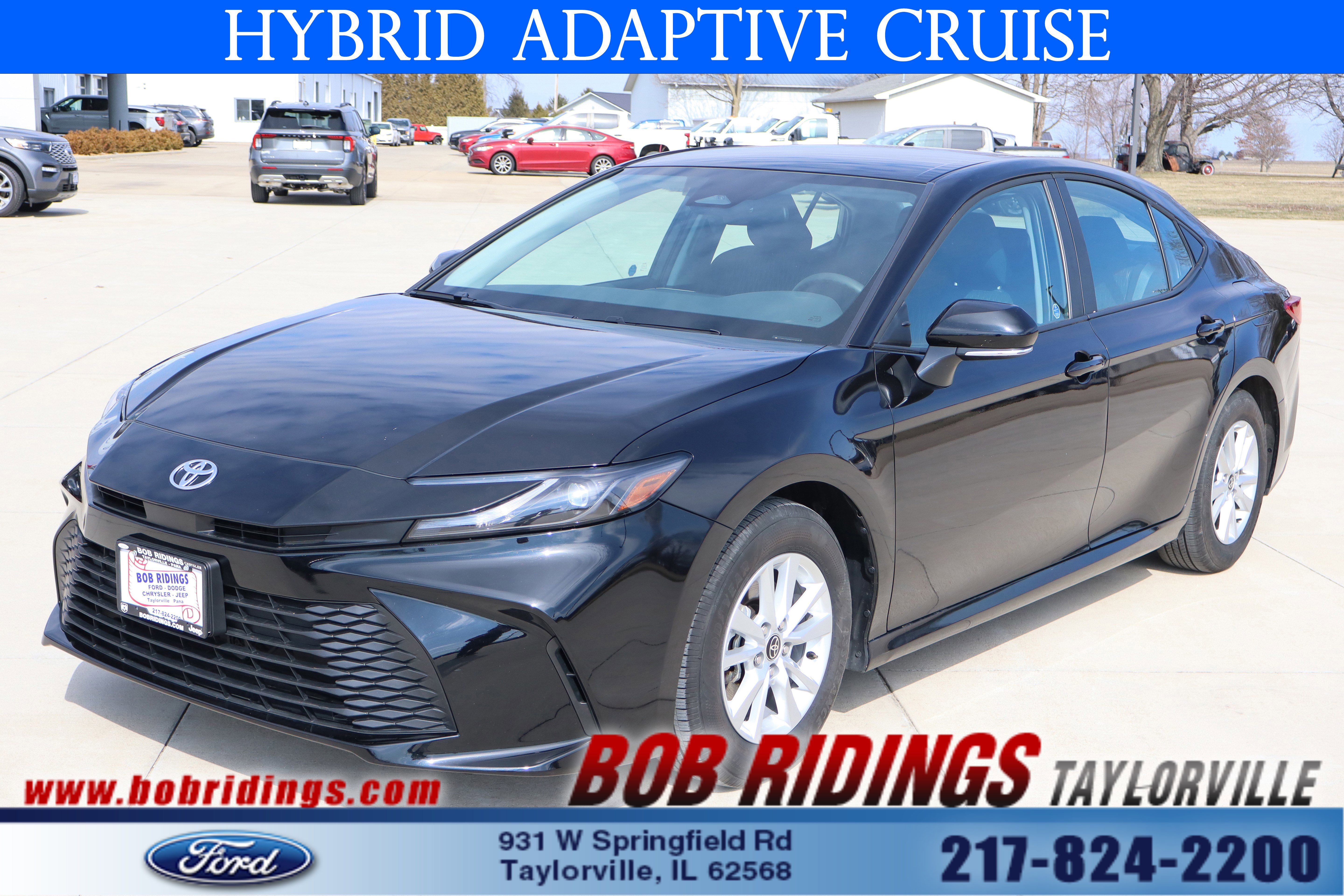 Used 2025 Toyota Camry LE image 1