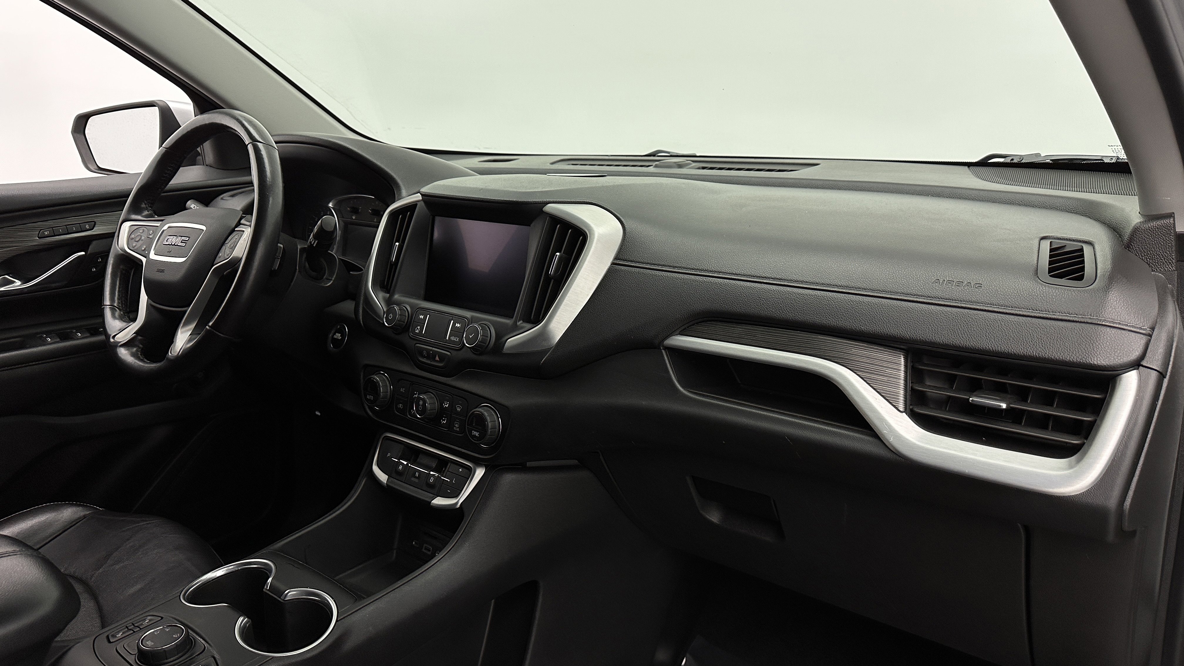 Used 2022 GMC Terrain SLT image 34