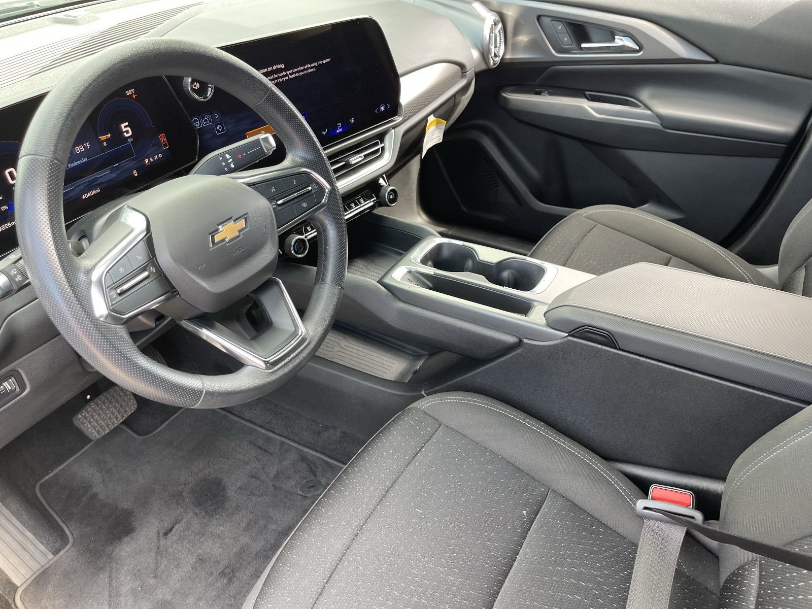 Used 2025 Chevrolet Equinox EV LT FWD image 19