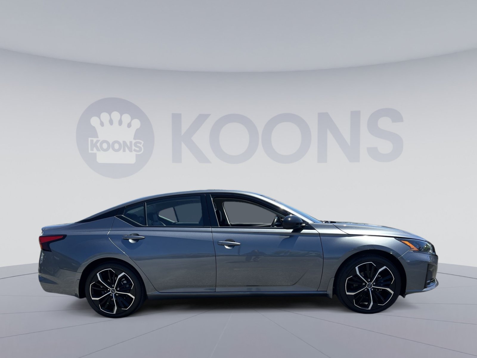 Used 2023 Nissan Altima 2.5 SR FWD image 17