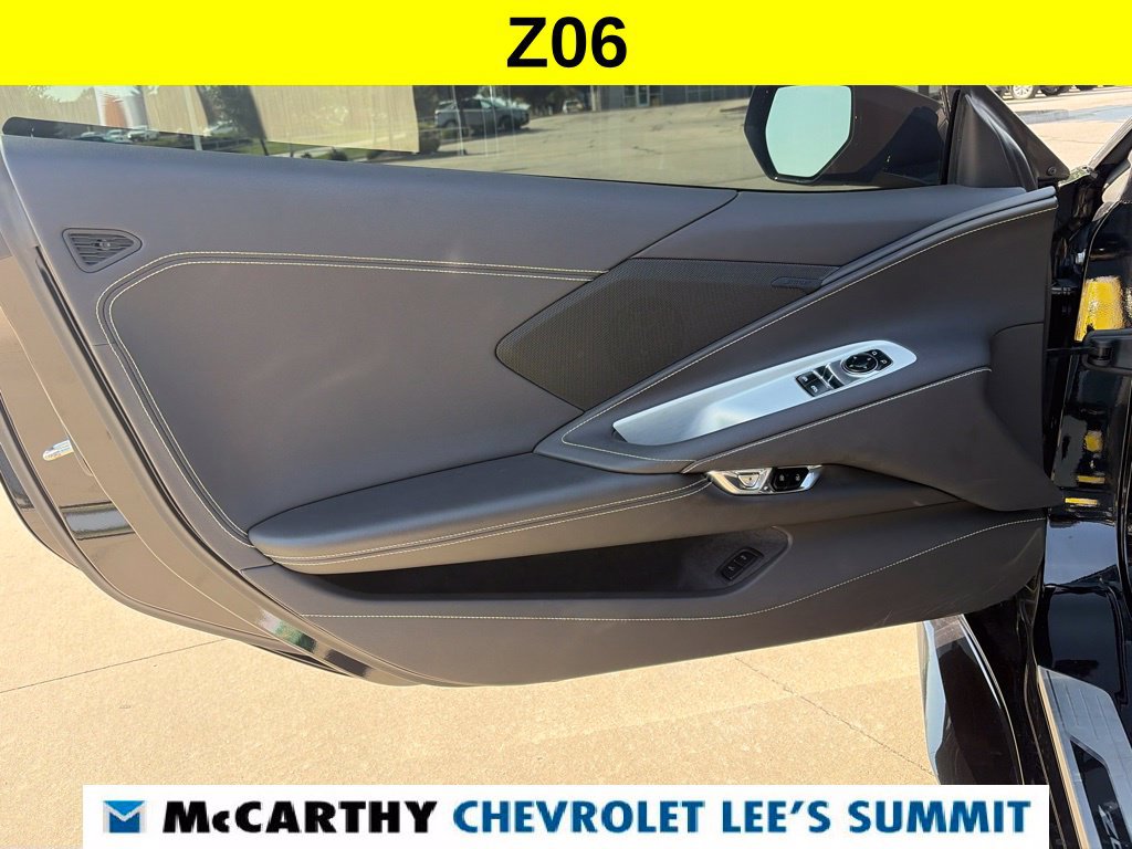 Used 2025 Chevrolet Corvette Z06 RWD image 34