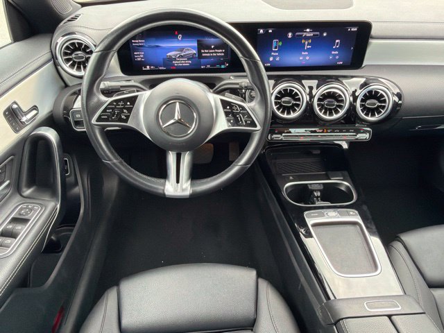 Used 2025 Mercedes-Benz CLA 250 image 17