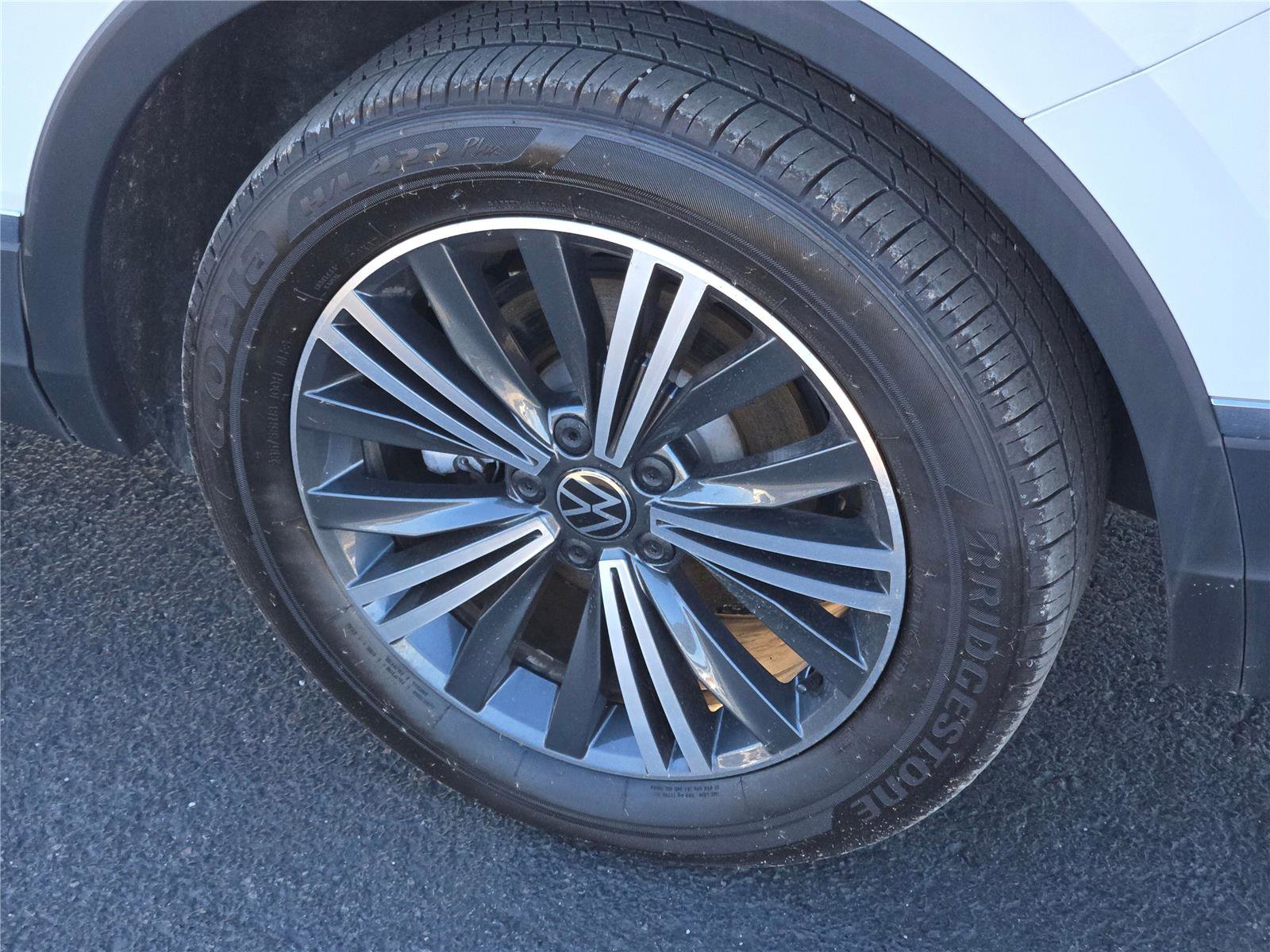 Used 2024 Volkswagen Tiguan Wolfsburg Edition image 18