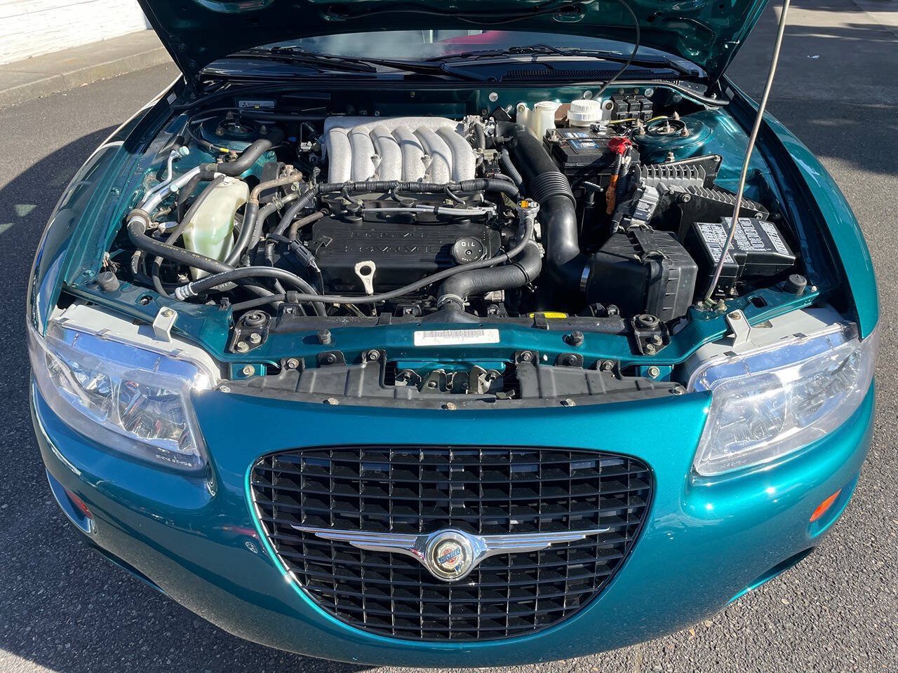 Used 1998 Chrysler Sebring LXi FWD image 5
