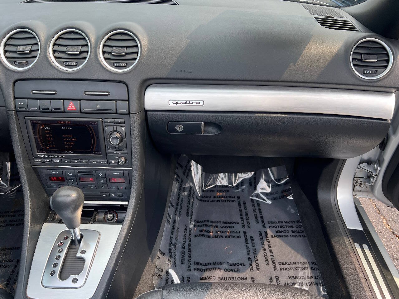 Used 2009 Audi A4 2.0T AWD/4WD image 23
