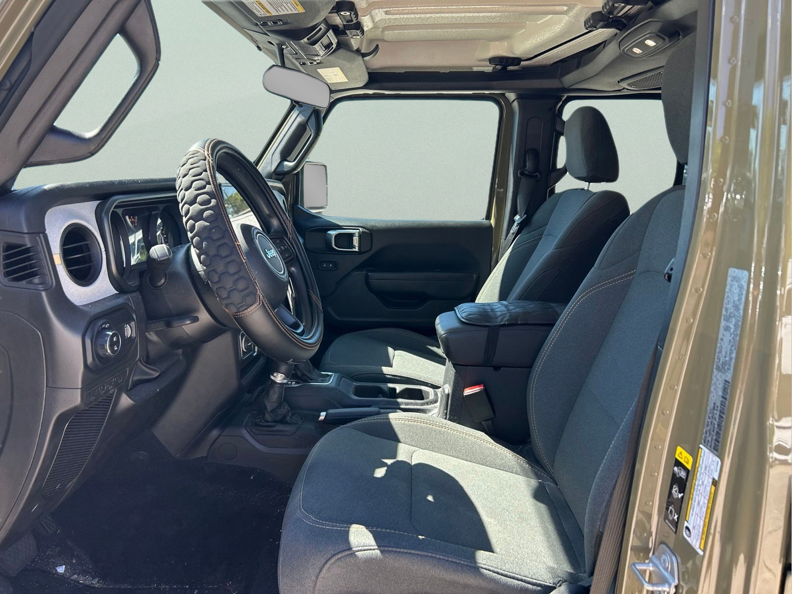 Certified 2025 Jeep Gladiator Sport AWD/4WD image 9