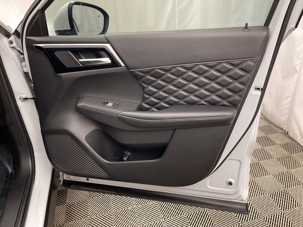 Used 2022 Mitsubishi Outlander SEL image 29