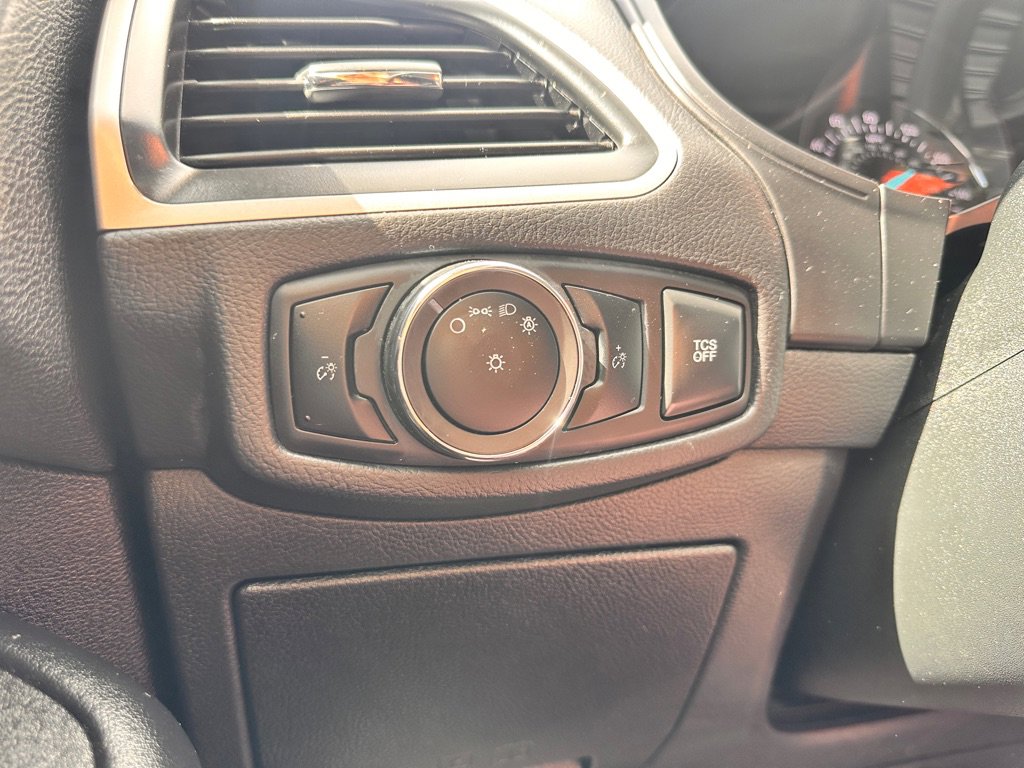 Used 2024 Ford Edge SEL image 39