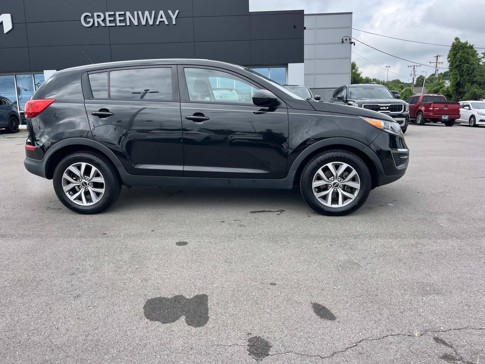 Used 2016 Kia Sportage LX FWD image 2