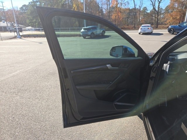 Used 2020 Audi SQ5 Premium Plus w/ Premium Plus Package image 10