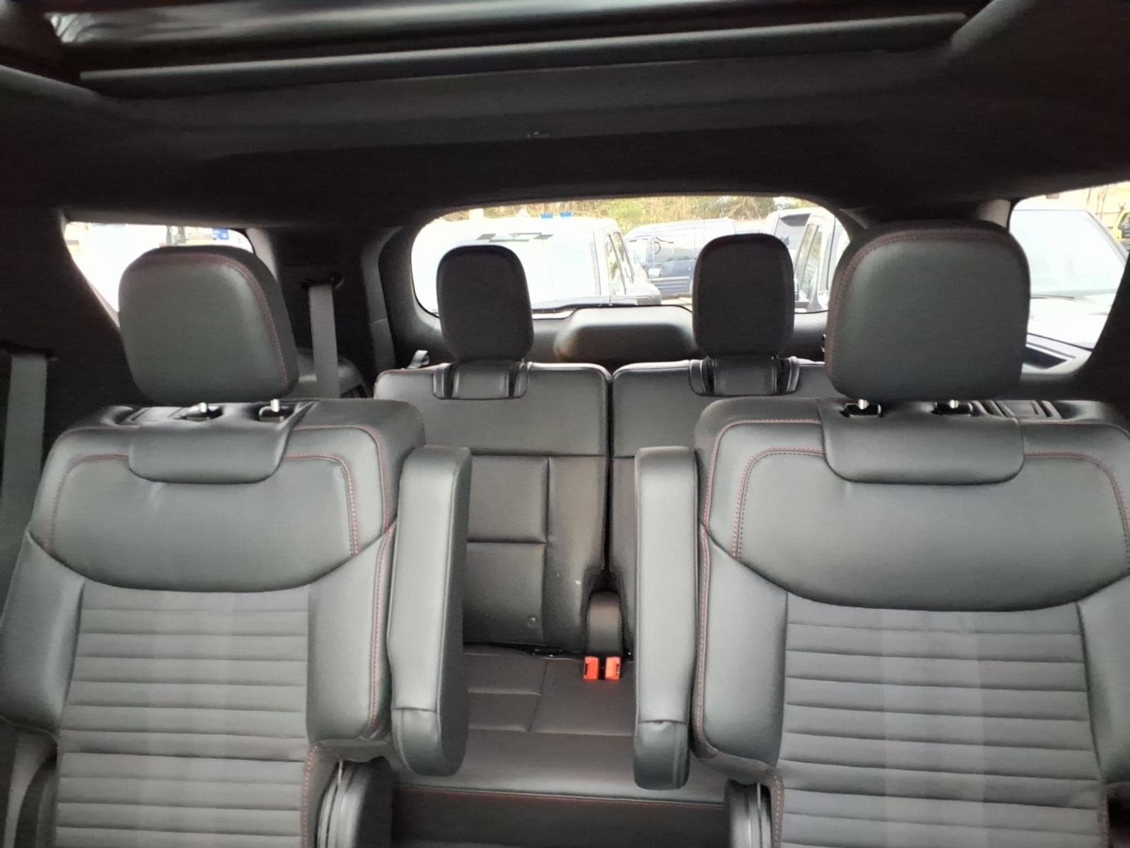 New 2026 Ford Explorer ST-Line w/ ST-Line Street Pack AWD/4WD image 9