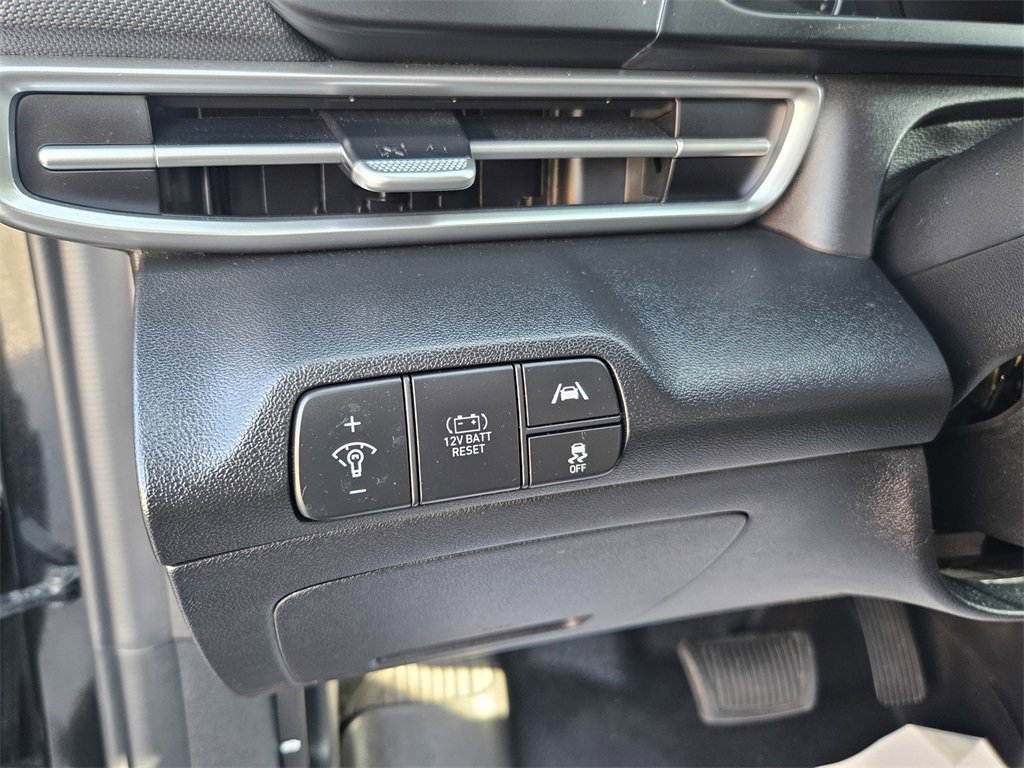 Used 2023 Hyundai Elantra Blue image 15