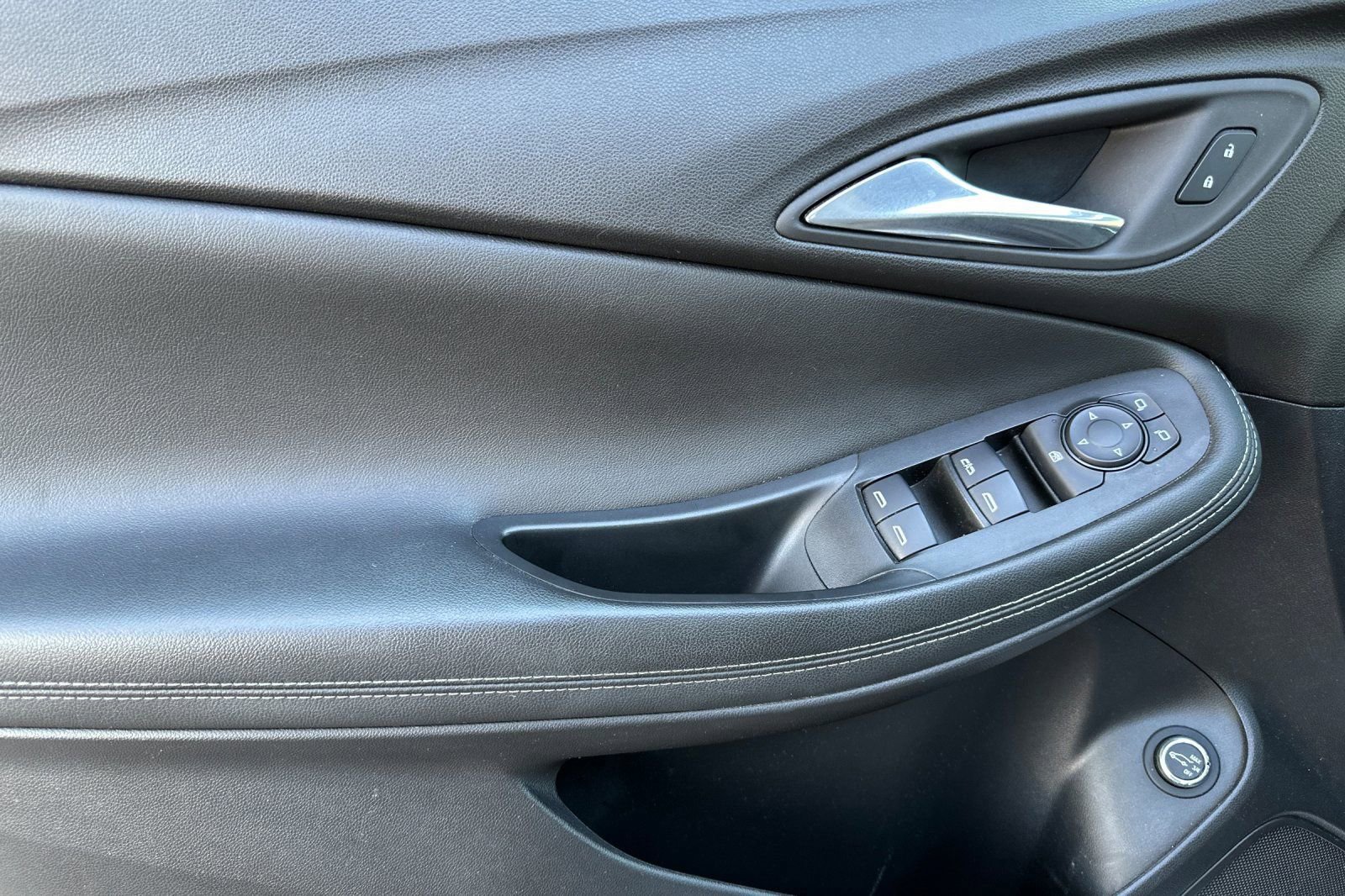 Certified 2022 Buick Encore GX Select image 11