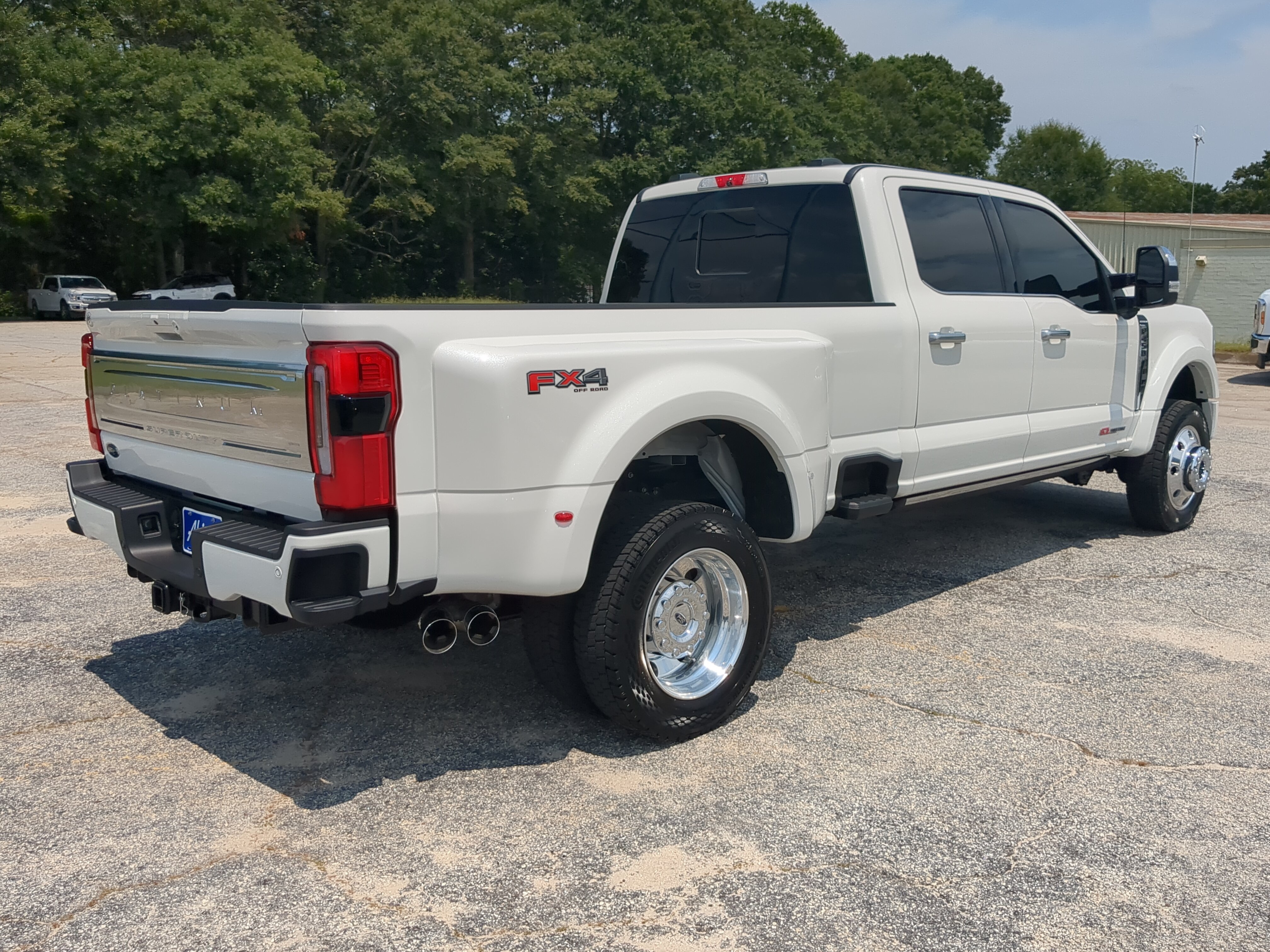 Used 2026 Ford F450 Platinum w/ Platinum Plus Package AWD/4WD image 3