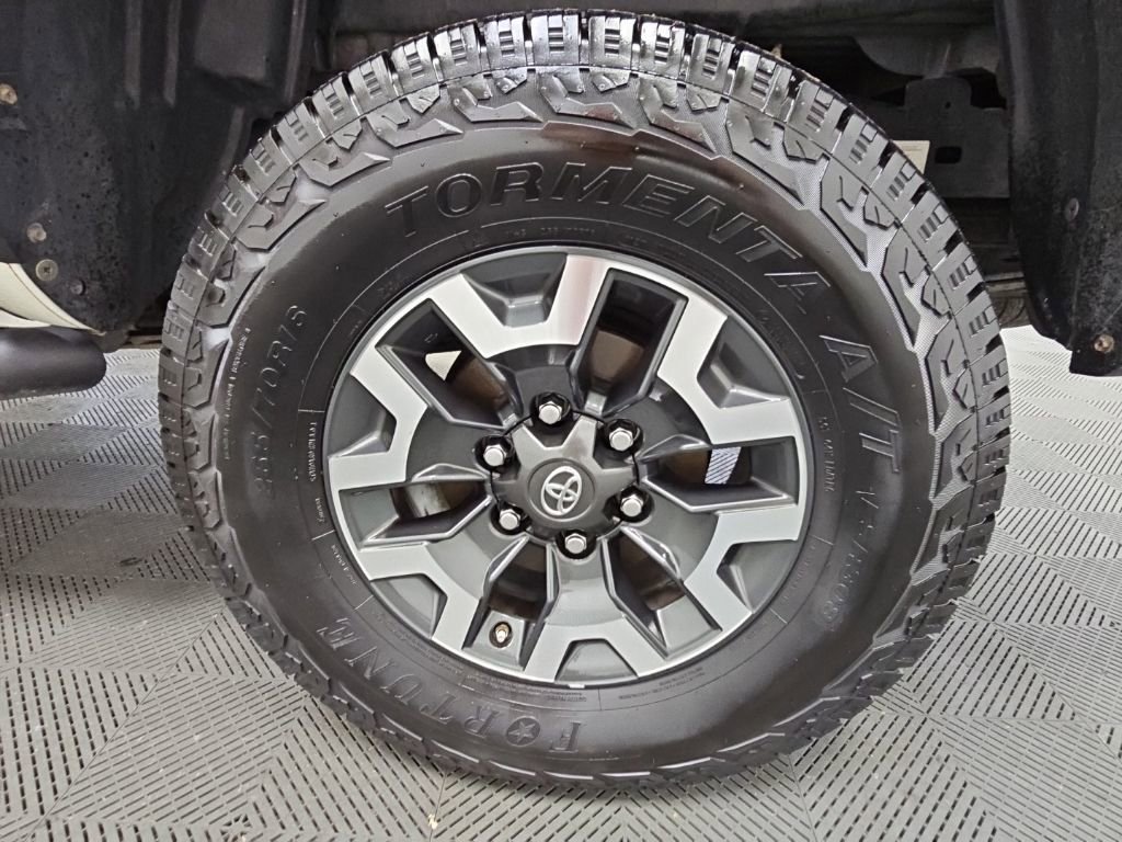 Used 2016 Toyota Tacoma TRD Off-Road w/ Towing Package AWD/4WD image 38