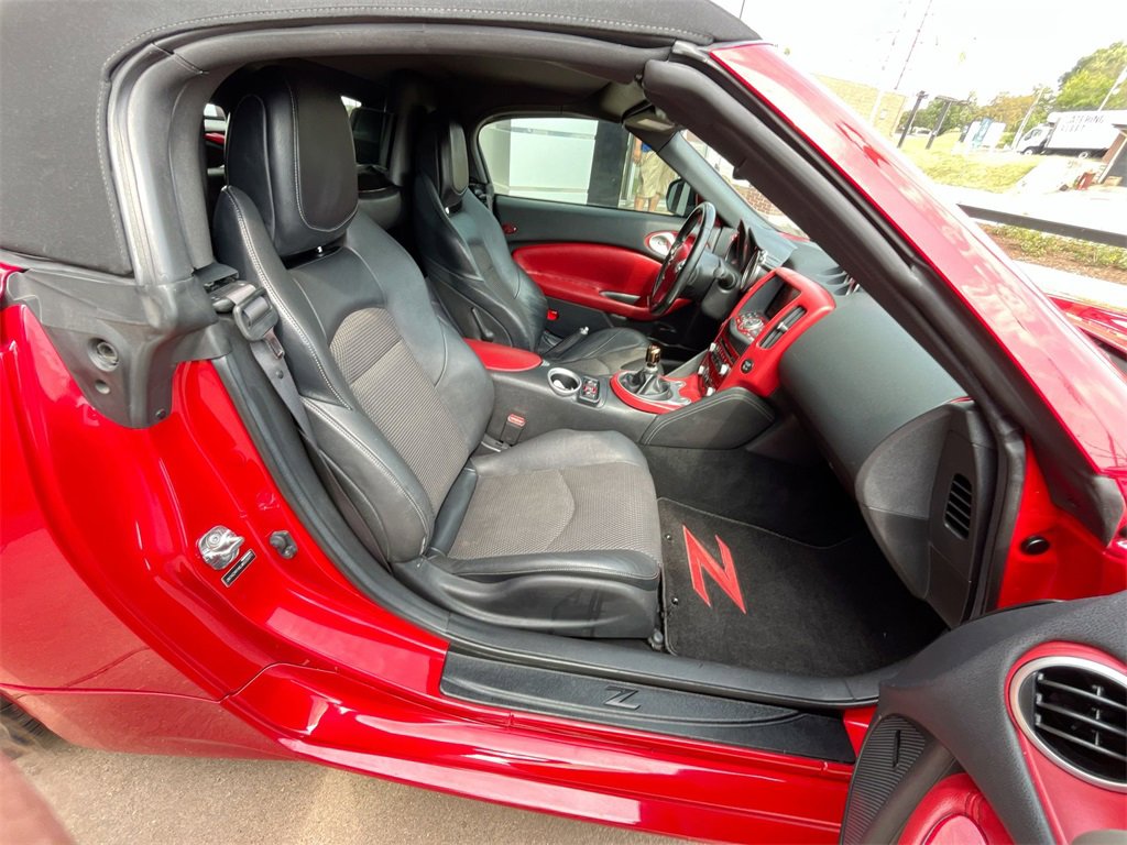 Used 2018 Nissan 370Z Touring Sport image 35