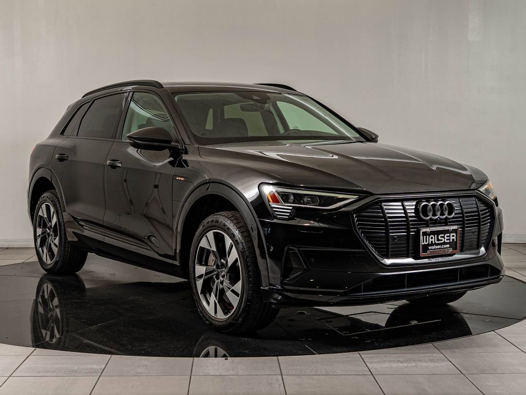 Used 2021 Audi e-tron Premium w/ Convenience Plus Package AWD/4WD image 3