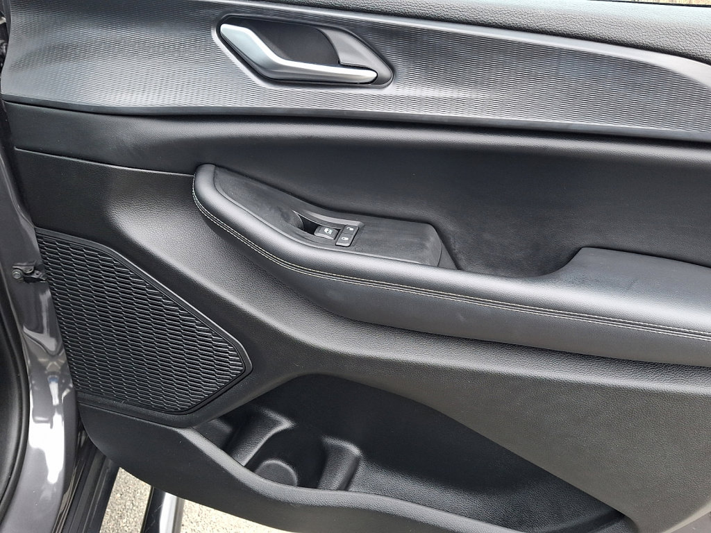 Used 2023 Jeep Grand Cherokee Altitude image 10