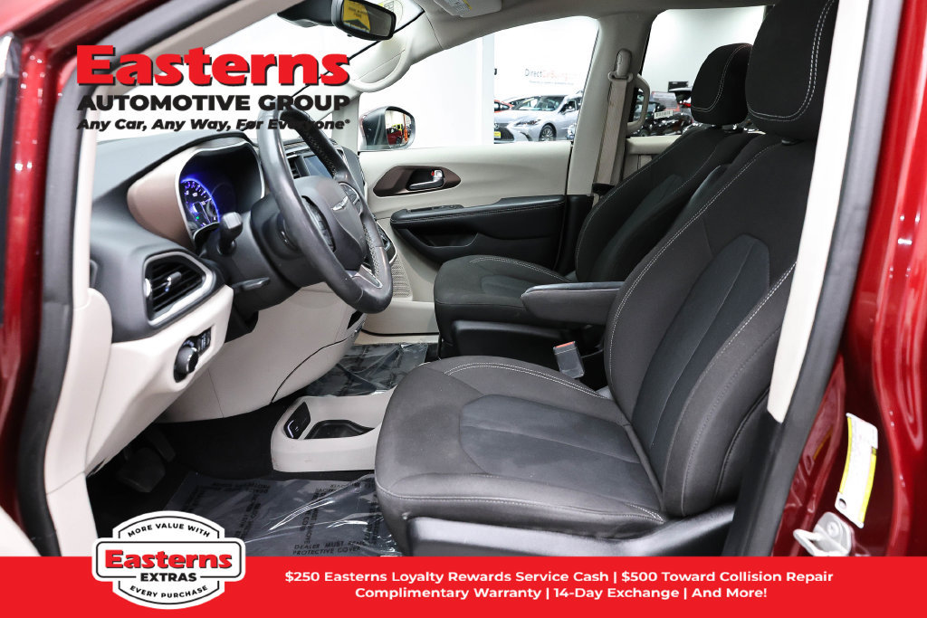 Used 2023 Chrysler Voyager LX FWD image 15