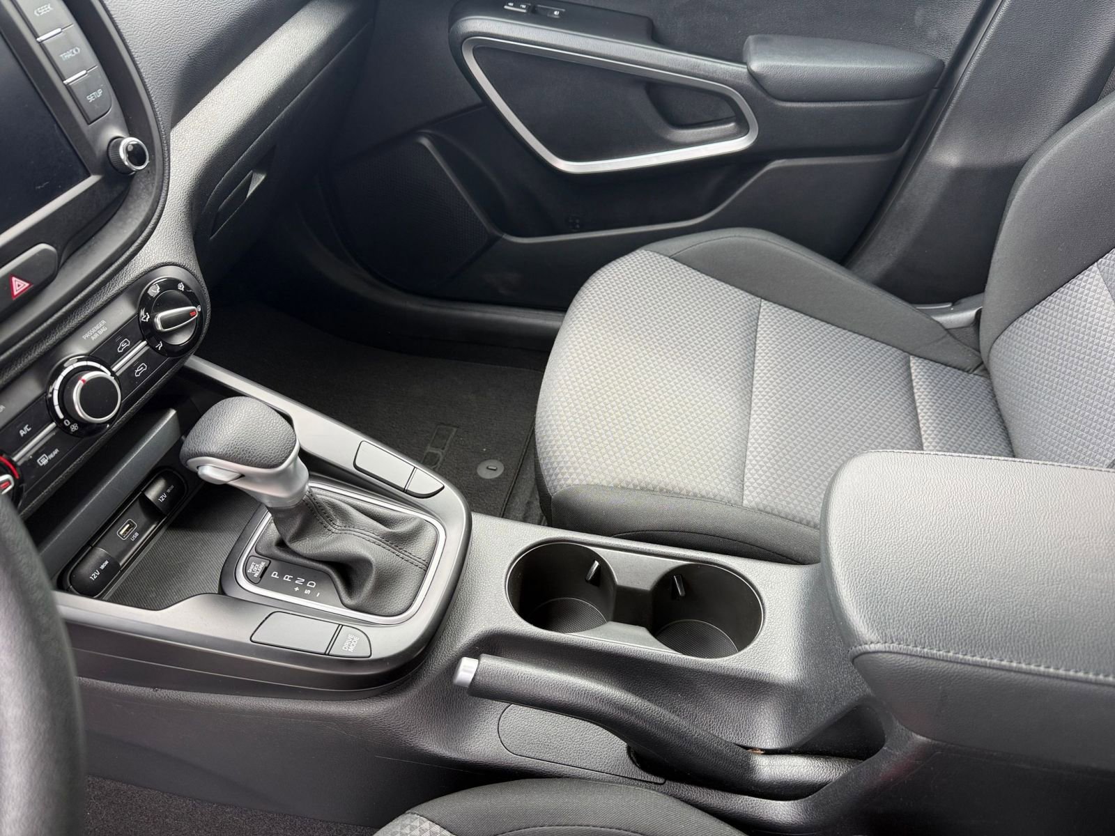 Used 2025 Kia Soul LX w/ LX Technology Package image 41