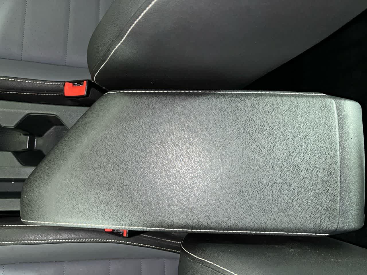 Used 2025 Volkswagen Jetta SE FWD image 23