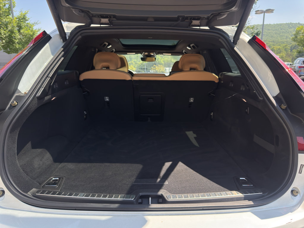 Certified 2025 Volvo V90 B6 Cross Country Ultra AWD/4WD image 35