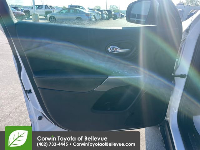 Used 2019 Jeep Cherokee Limited AWD/4WD image 18