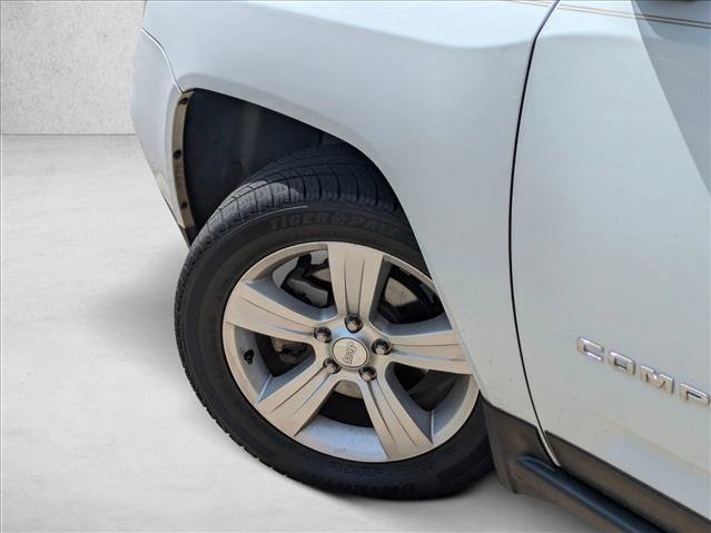 Used 2015 Jeep Compass High Altitude image 6