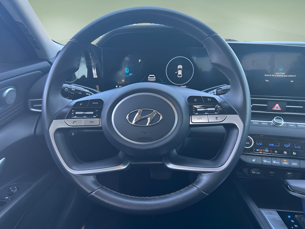 Used 2023 Hyundai Elantra SEL w/ Convenience Package FWD image 22