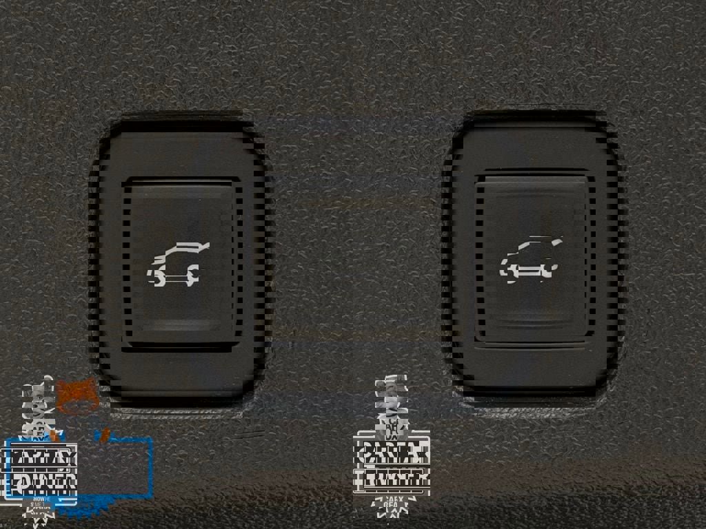 Used 2025 Chevrolet Traverse RS w/ LPO, Floor Liner Package image 32