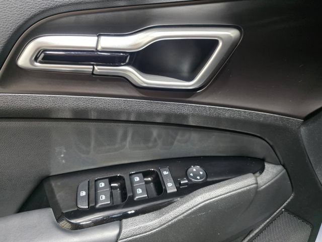 Used 2023 Kia Sportage EX AWD/4WD image 8
