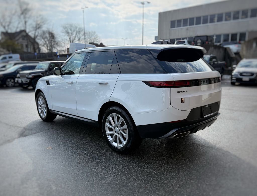 Used 2025 Land Rover Range Rover Sport SE image 14