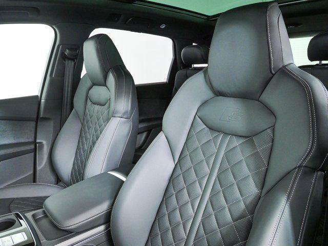 New 2026 Audi SQ7 Prestige AWD/4WD image 5