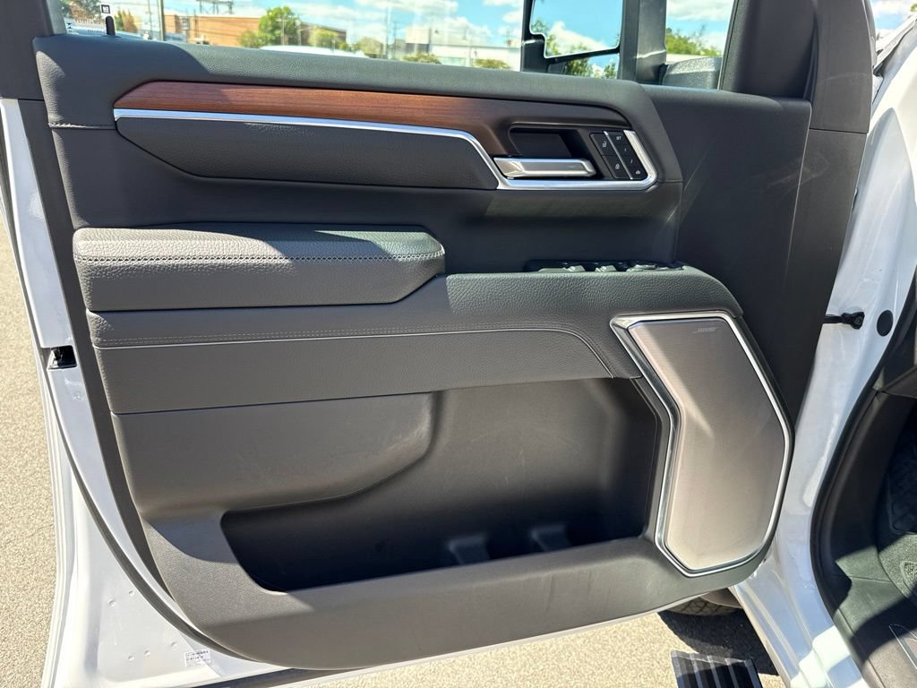 Used 2025 GMC Sierra 3500 Denali w/ Denali Reserve Package AWD/4WD image 19