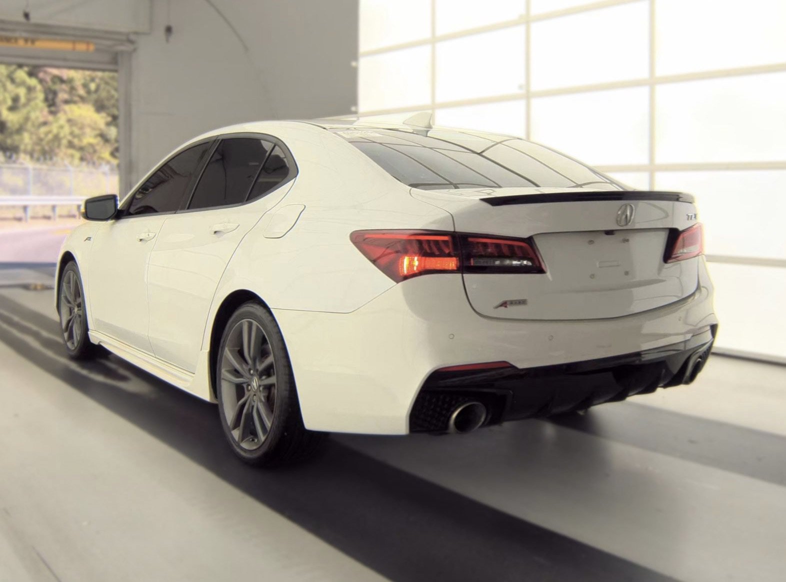 Used 2019 Acura TLX w/ Technology & A-SPEC Package FWD image 4