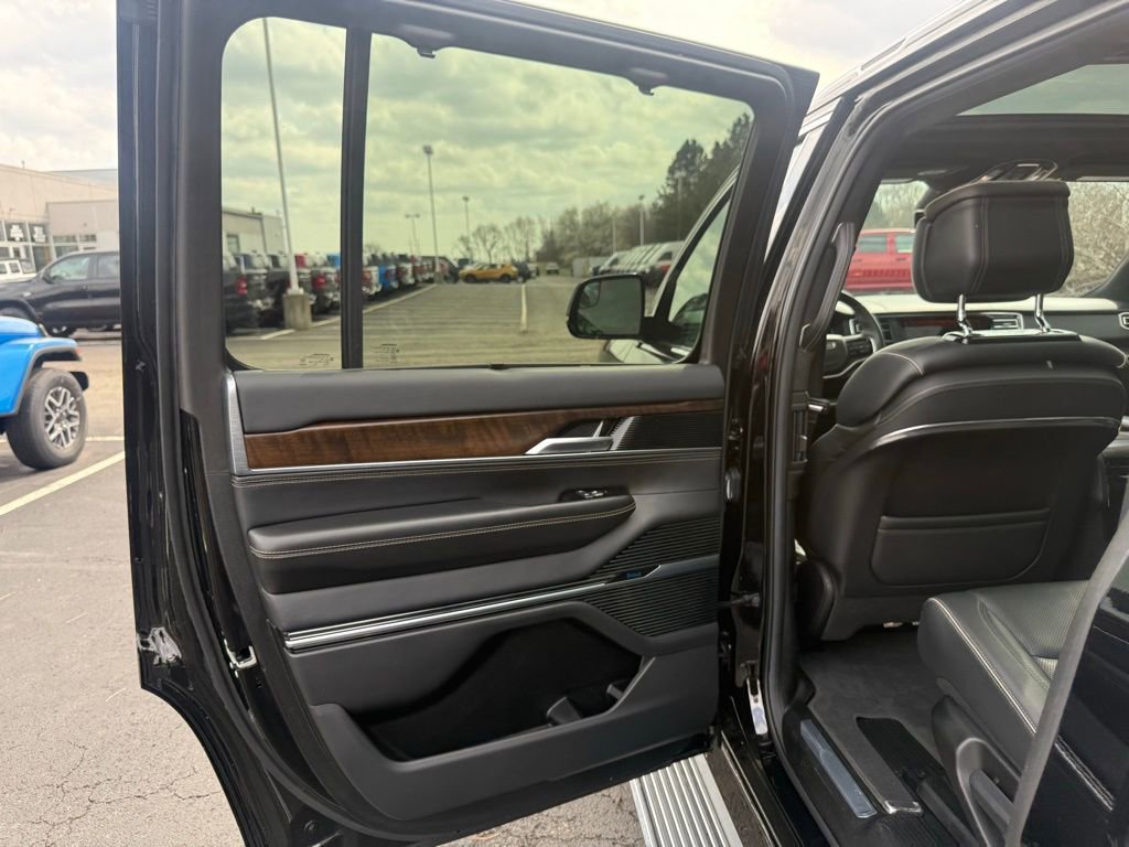 Used 2022 Jeep Grand Wagoneer Series II image 34