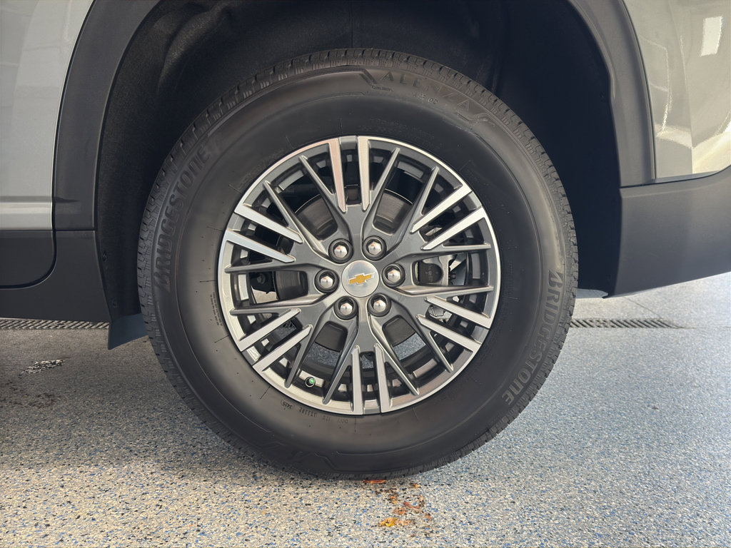 New 2026 Chevrolet Traverse LT w/ LPO, Floor Liner Package image 31