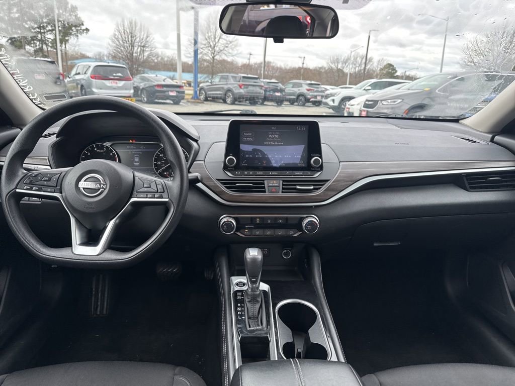 Used 2023 Nissan Altima 2.5 SV image 10
