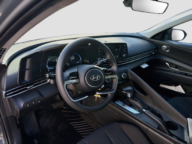New 2026 Hyundai Elantra SE FWD image 9