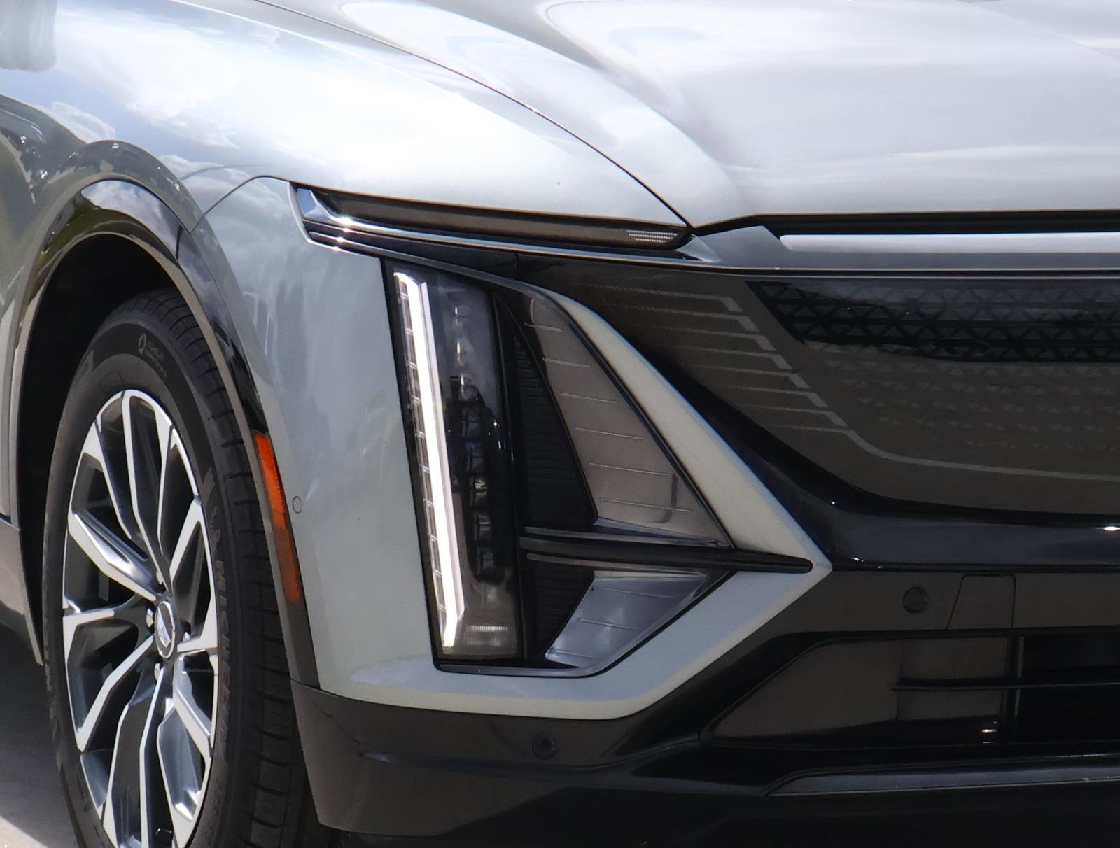 Certified 2024 Cadillac Lyriq Sport RWD image 9