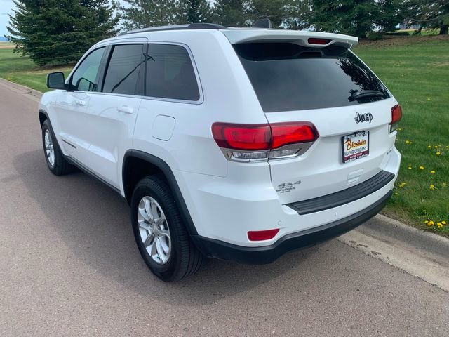 Used 2021 Jeep Grand Cherokee Laredo image 3