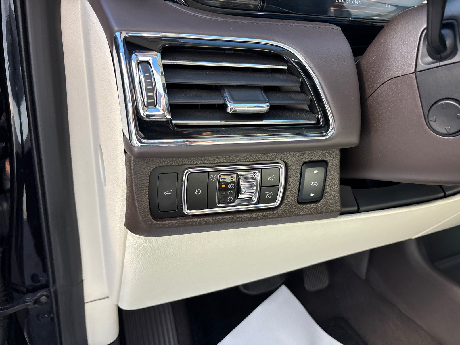 Used 2023 Lincoln Navigator L Black Label AWD/4WD image 13