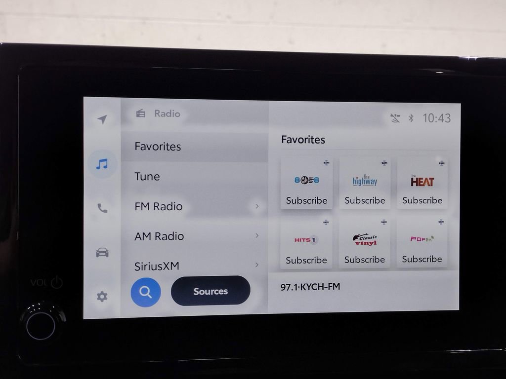 Used 2024 Toyota Corolla Cross L image 24