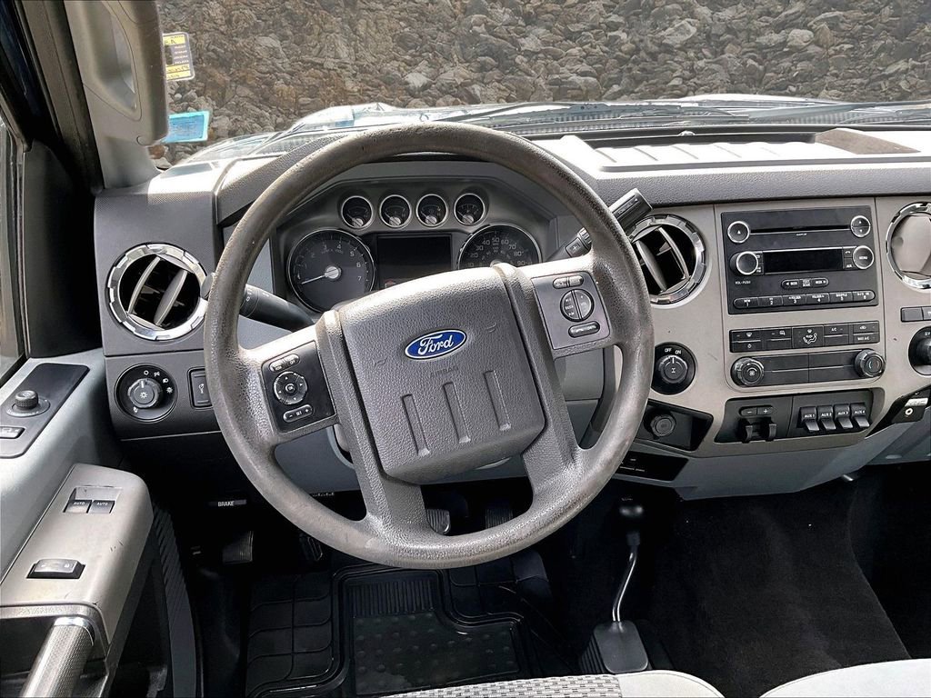 Used 2016 Ford F250 XLT w/ XLT Premium Package image 5