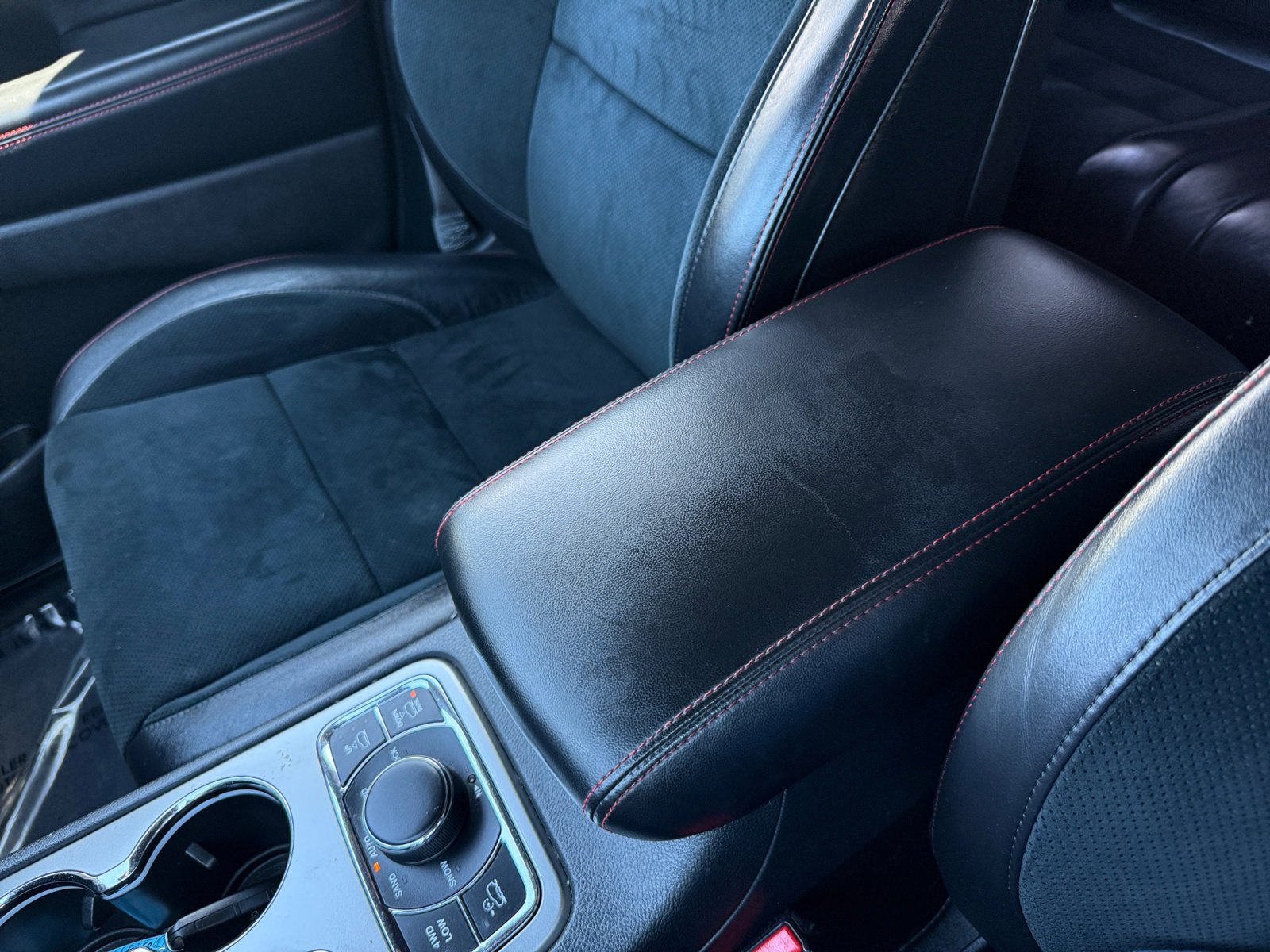 Used 2017 Jeep Grand Cherokee Trailhawk w/ Jeep Active Safety Group image 14