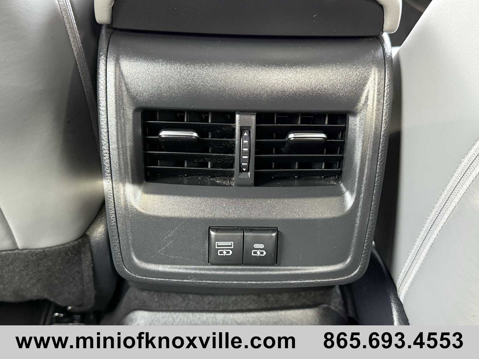 Used 2022 Toyota Avalon XLE image 32