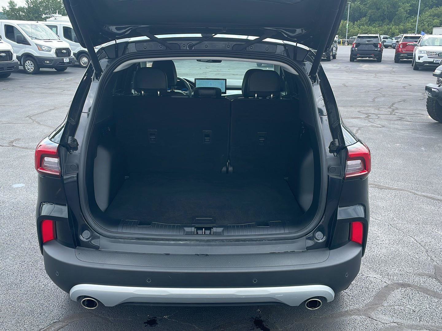 Used 2025 Ford Escape Platinum AWD/4WD image 28