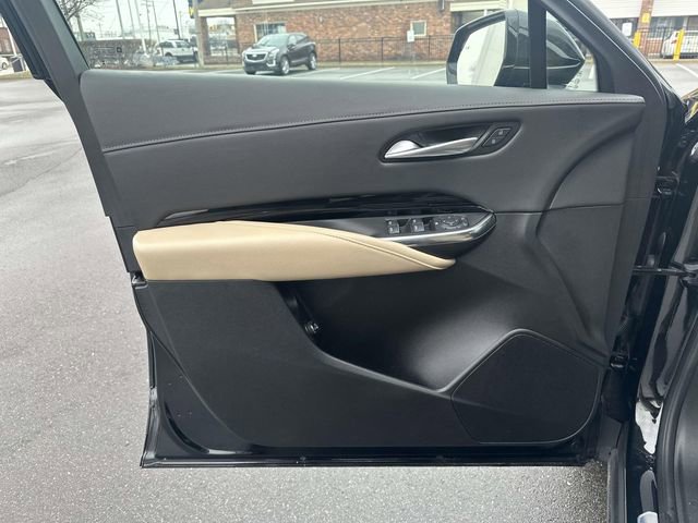 Certified 2024 Cadillac XT4 Luxury w/ Cold Weather Package image 45