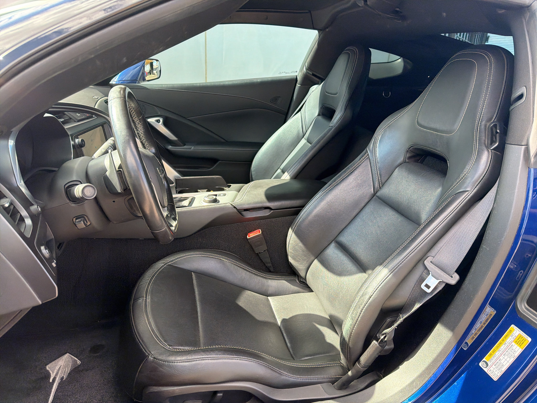 Used 2019 Chevrolet Corvette Stingray Coupe w/ 1LT RWD image 10